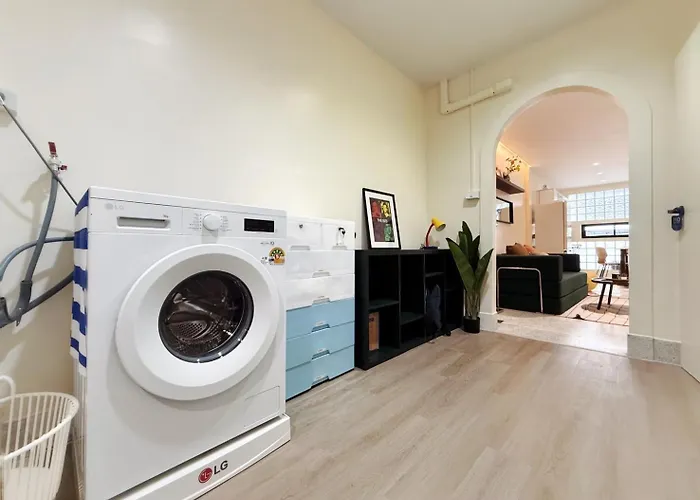 Mid Century Modern Townhouse Near Jatujak Park 3 Bed 2 Bath With Bathtub Holiday home