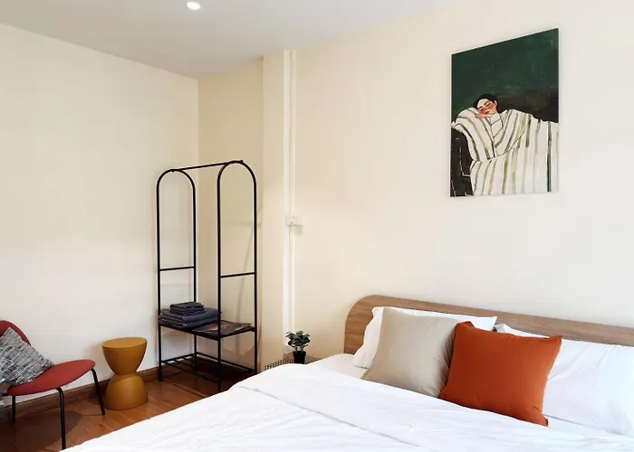 Mid Century Modern Townhouse Near Jatujak Park 3 Bed 2 Bath With Bathtub Holiday home