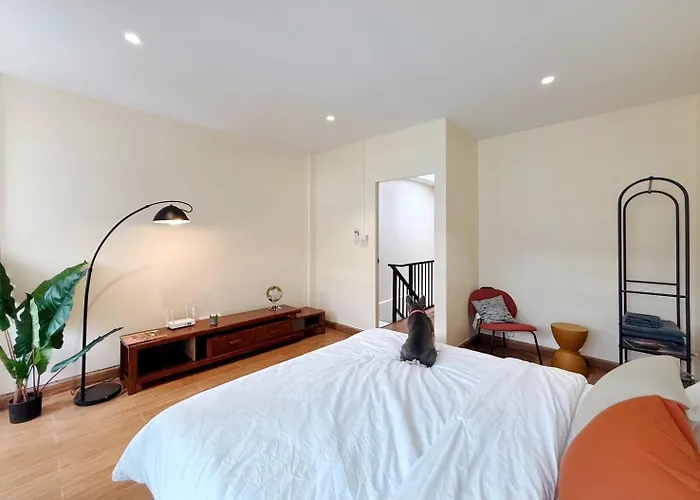 Holiday home Mid Century Modern Townhouse Near Jatujak Park 3 Bed 2 Bath With Bathtub Bangkok